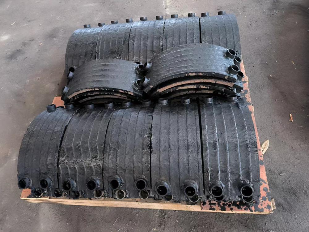 新疆堆焊耐磨板弧板