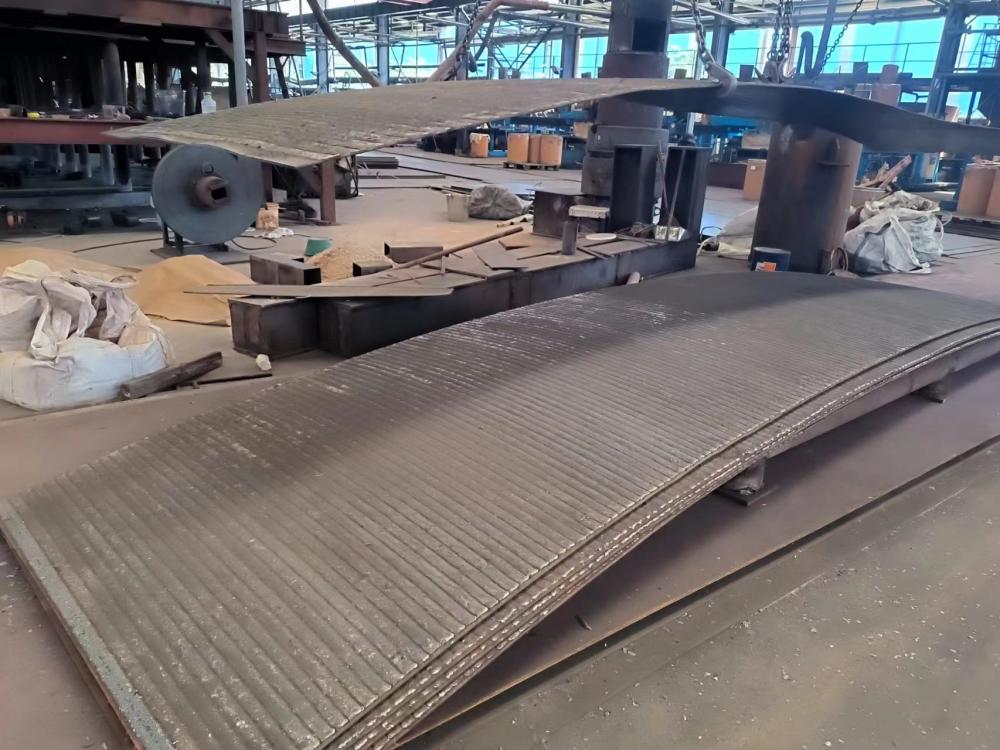 新疆堆焊耐磨板江苏耐磨板厂家