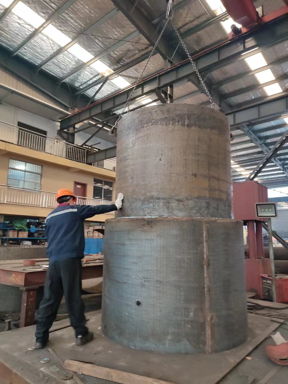 新疆碳化铬耐磨料仓 碎玻璃料仓 堆焊耐磨钢板