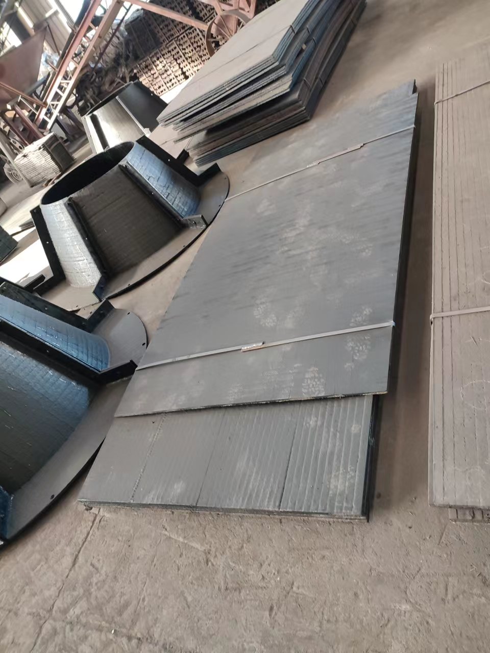 新疆堆焊耐磨板 高铬合金耐磨板