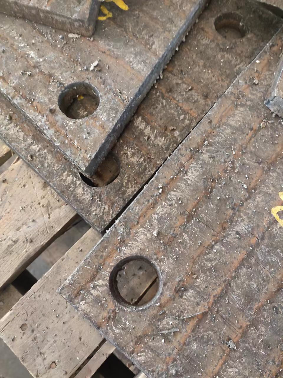 新疆堆焊耐磨板