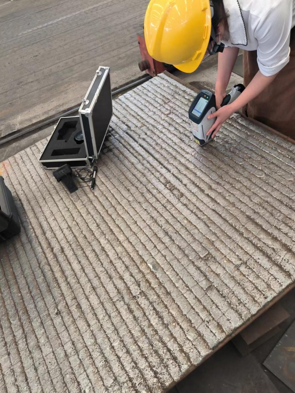 新疆高铬耐磨板8+6 10+4 12+8