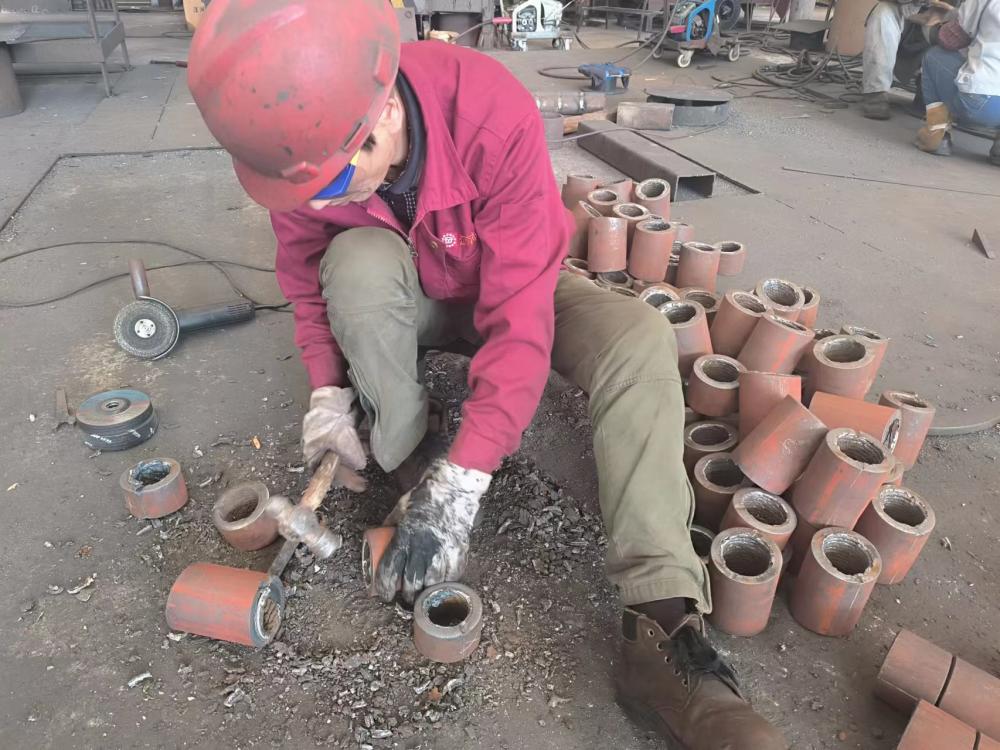 新疆耐磨弯头，高铬耐磨弯头耐磨管