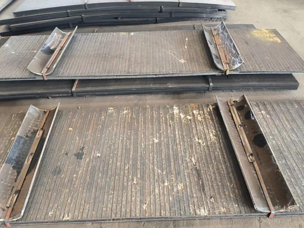 新疆煤矿溜槽耐磨衬板